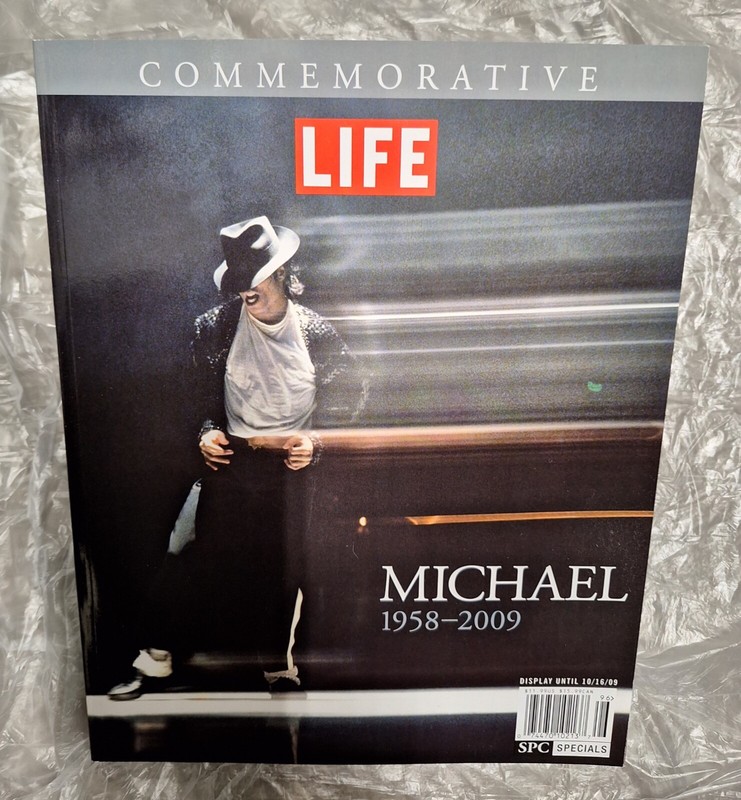 NINE Vintage 2009 Michael Jackson Collector’s and Special Edition Magazines
