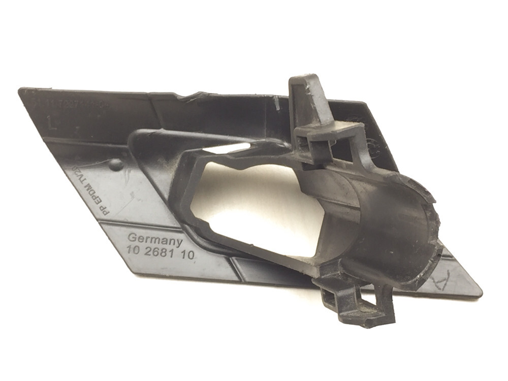 Genuine BMW 3 GT F34 Left Driver Headlight Washer Nozzle Bracket 