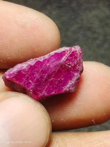 AAA Quality 100% Natural Red Ruby Rough Specimen Size 22X11X5 mm Weight 13 crt - Picture 3 of 3