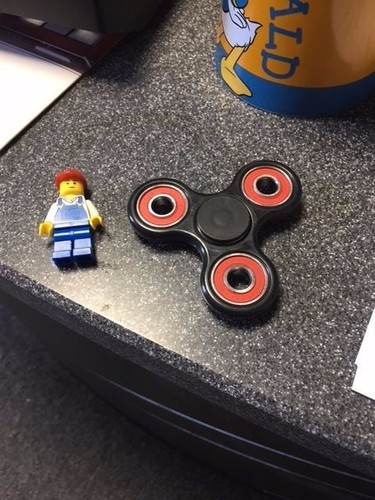 Hand Fidget Tri Spinner Custom Center Lego Block Style Mini Fig Piece - From USA - Picture 3 of 3