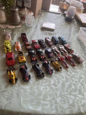 Lot of (26)HO Vehicles - Jeep Custom Van Grand Prix Formula Evil Knevil Vintage