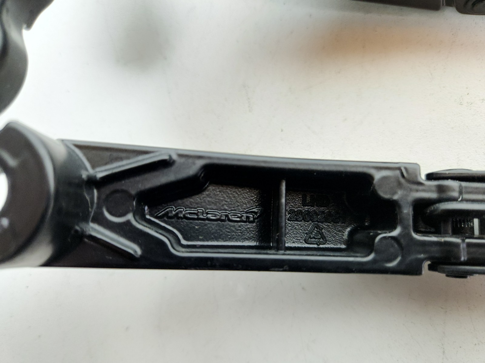 2015-2017 MCLAREN 675LT FRONT WINDOW WINDSHIELD WIPER ARM 11A6208CP OEM 