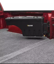 UnderCover  SC300P Single Lid Passenger Side Swing Case