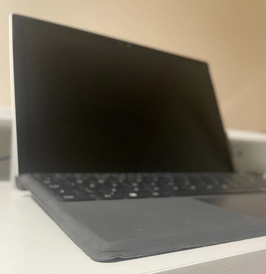 Microsoft Surface Pro 4 1724 12.3" i5 6300U 2.40GHz 8GB RAM 256GB SSD - Image 2 of 4