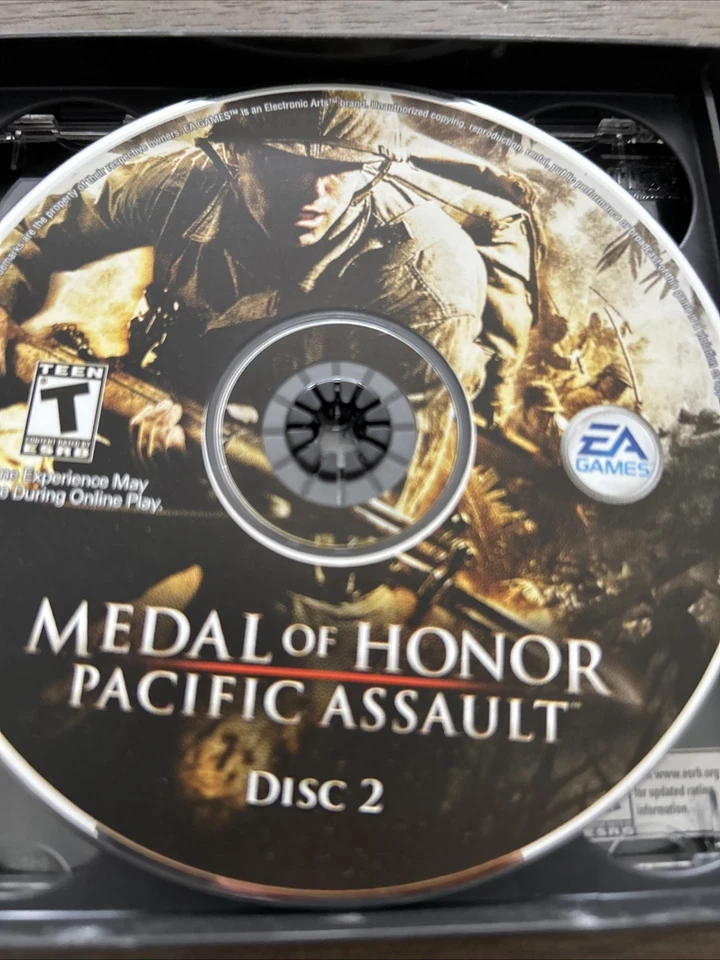 Medal Of Honor Pacific Assault PC CD-ROM 4 Disc Video Game 2004 EA Games - Image 3 of 4