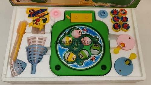 ACTION GAME GIOCO DI PESCA FISH FROG BATTERY OPERATED VINTAGE '80 NEW IN BOX - Picture 3 of 12