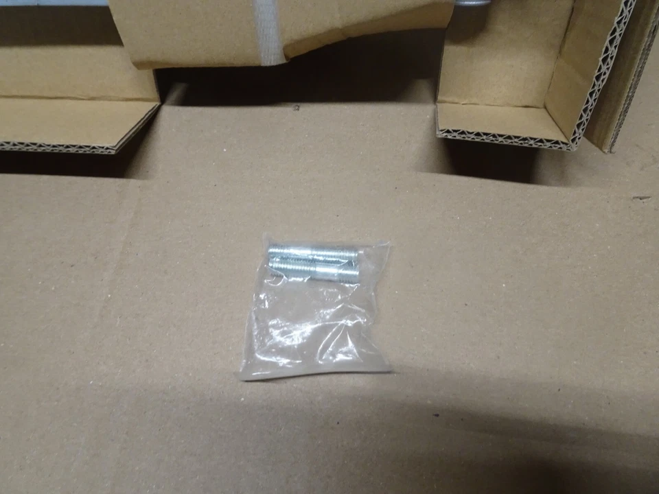 CONDENSADOR DE AIRE ACONDICIONADO APDI 7013666 para Dodge Mitsubishi Ram Dakota Raider 05-11 Foto 4 de 4