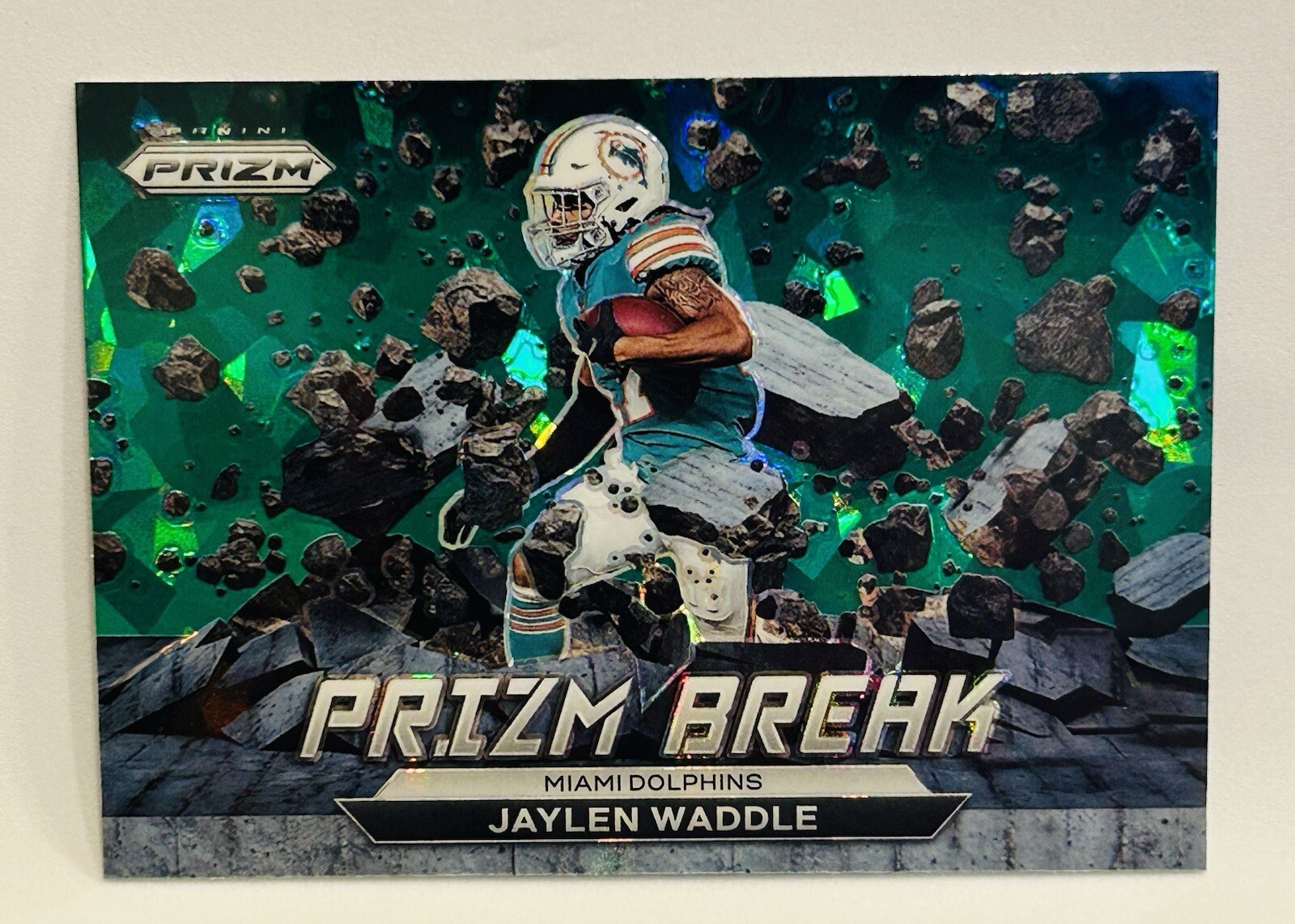 Jaylen Waddle 2022 Panini Prizm Prizm Break Prizms Green Ice #PB-3 Dolphins
