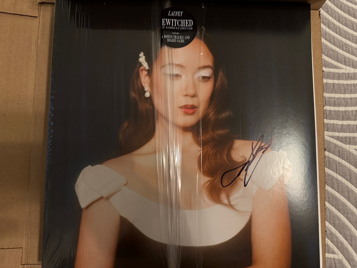 Laufey - Bewitched: The Goddess Edition - Blue LPx2 | Signed
