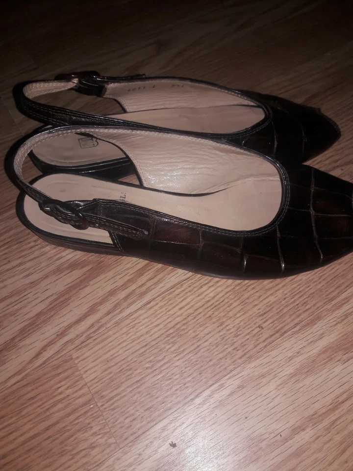 Женские кожаные туфли на плоской подошве Bruno Magli сделано в Балонье Италия размер 7 B анималистический принт - Изображение 4 из 4