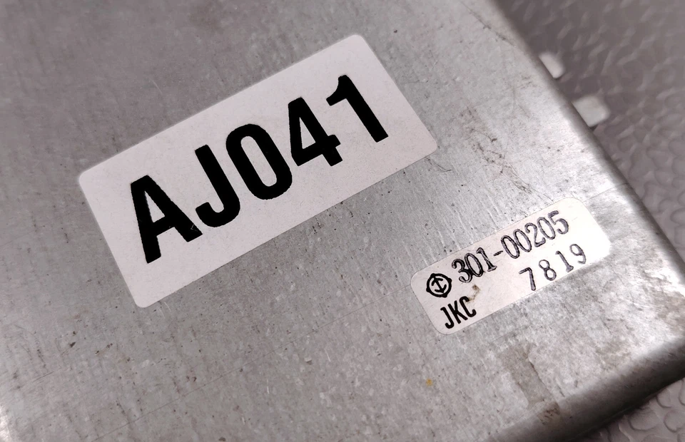 1993 SUBARU LEGACY MK2 2.0 ECU Engine Control Module Unit ECM JKC 5822 301-00205 - Image 3 of 4