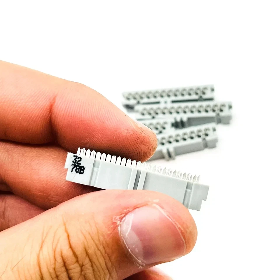 Pack of 3M 3626-6000 IDC Connector Socket, 24 Position 26-28 AWG - Image 4 of 4