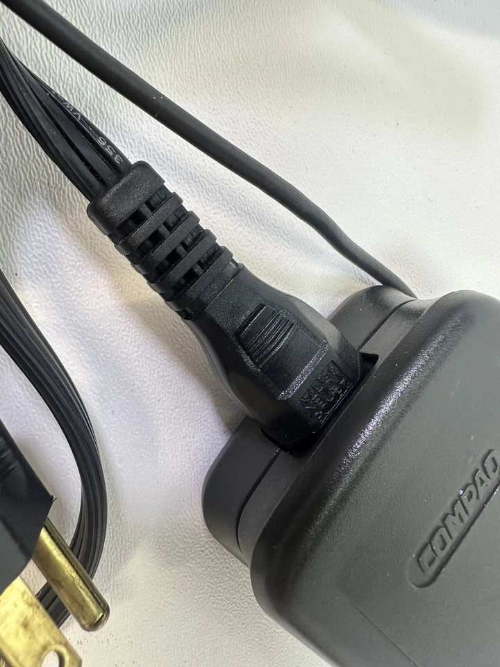 ADAPTADOR AC COMPAQ COMPUTER CORPORATION SERIE 2862 217984-001 Foto 4 de 4