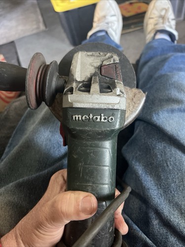Metabo Angle Grinder works great comes with blade and tool to tighten wheel - 第 1/4 張圖片