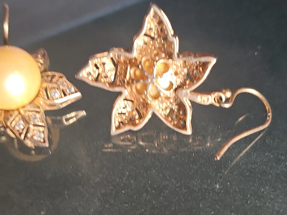 Designer Silver 925 Yellow Goldplated Gold Pearl & Zircon Flower Earrings 1.5" - Image 4 of 4