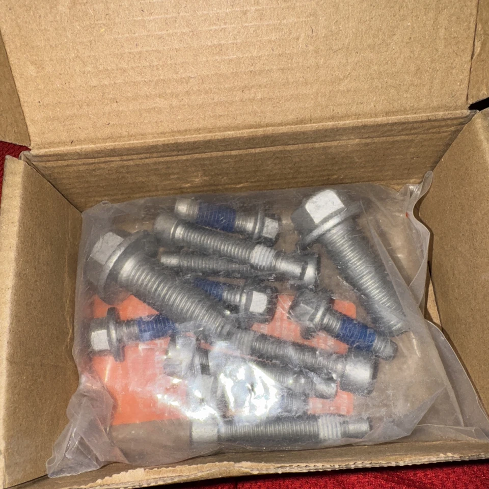 Dorman 926-128 Front Wheel Hub Bolt For Ford Transit-150 Transit-250 Transit-350 - Imagem 2 de 3