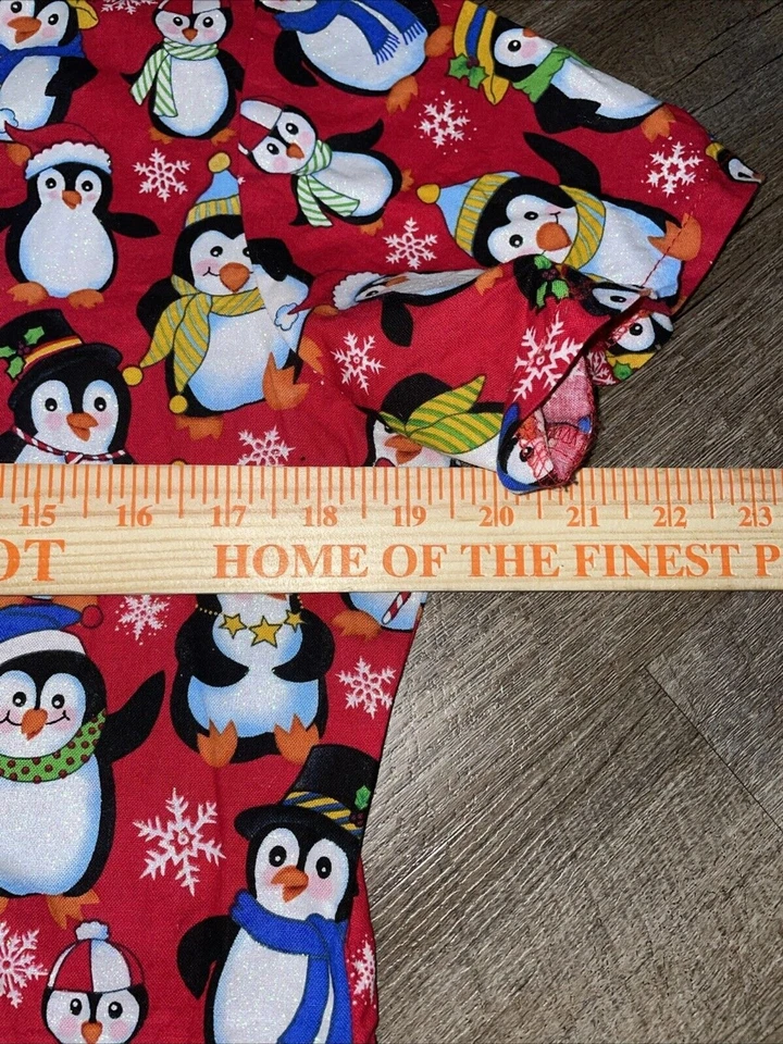 Peaches Uniforms Women’s Scrub Top Penguins Glittery Red White Sz Small - Image 3 of 4