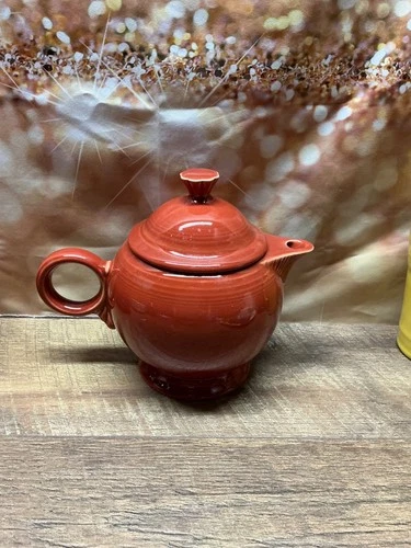 FIESTA LARGE 44 OZ TEAPOT retired paprika FIESTAWARE