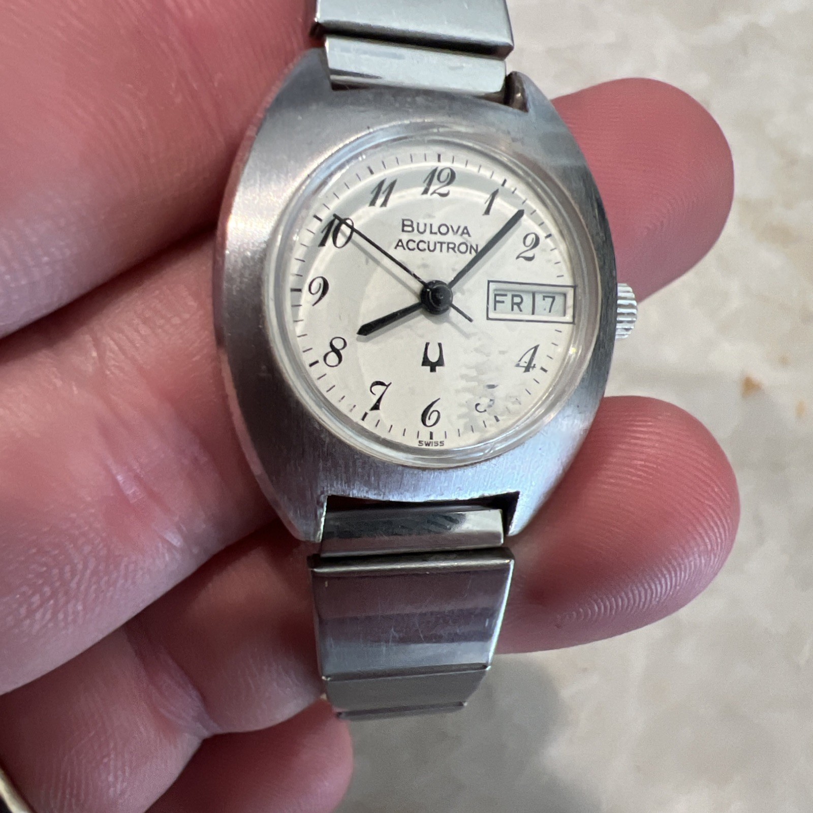 Vintage BULOVA ACCUTRON Tuning Fork Watch Date  n5 H44448 Estate Fresh