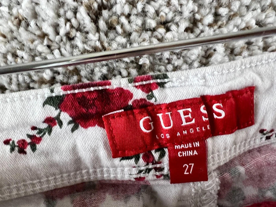 Guess Los Angeles White|Red Floral Micro Short Shorts Stretch Junior's Size 27 - Image 3 of 4