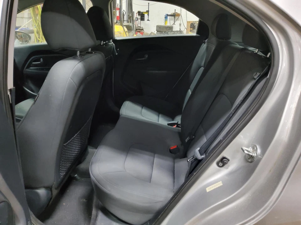 Conjunto de luz trasera derecha usado se adapta a: Kia Rio Htbk 2014 cuarto panel montado inc Foto 3 de 4