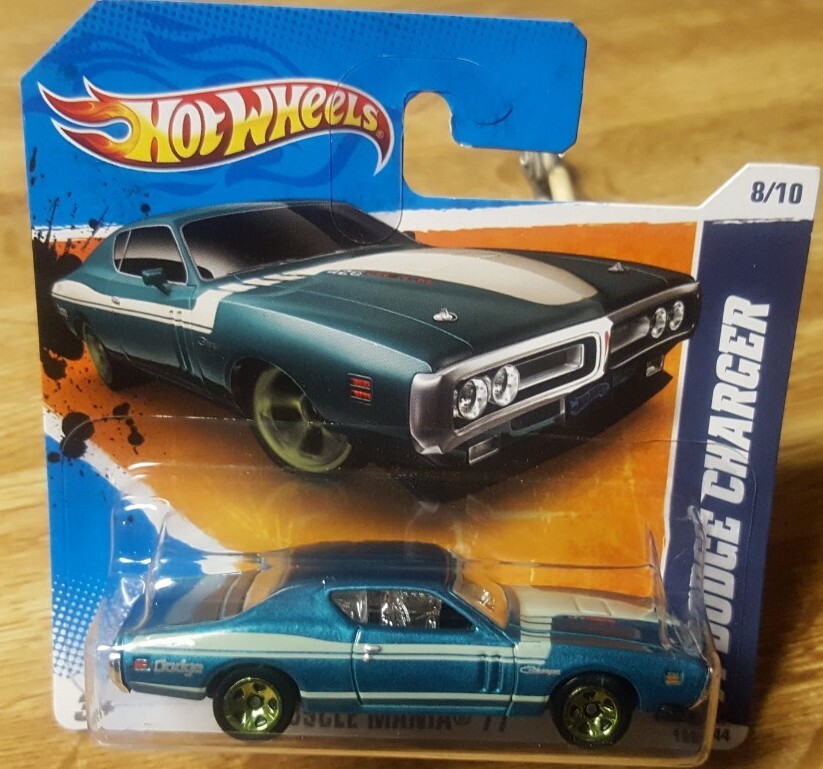 100％ ホットウィール ‘71 MUSCLE CARS Hot Wheels Mopar 1971 Dodge Charger 1:64 Scale Muscle Mania