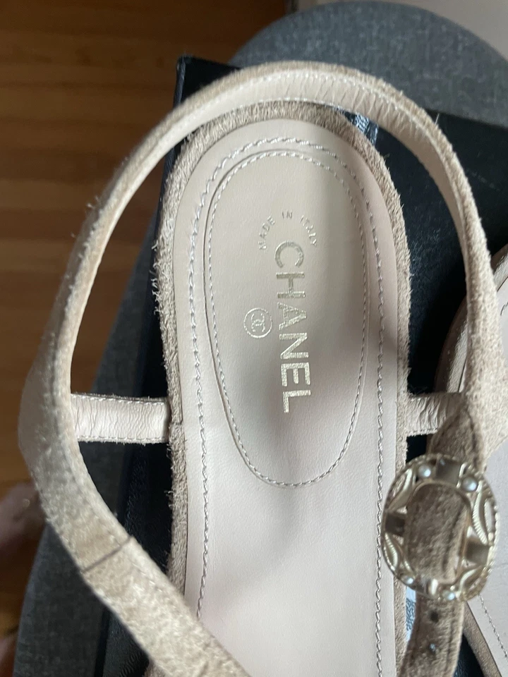 Chanel CC Logo Size 42/ 12 THONG Sandals Suede, Beige Color, 2 Dust Bags & Box - Image 4 of 4