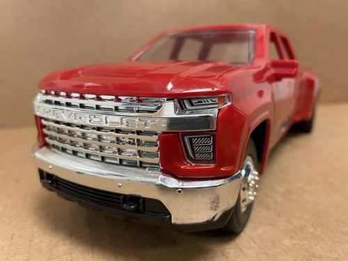 2020 Chevy Silverado 3500HD 1:20 Scale Plastic Dually Pickup Truck New-Ray Toys - Picture 5 of 10