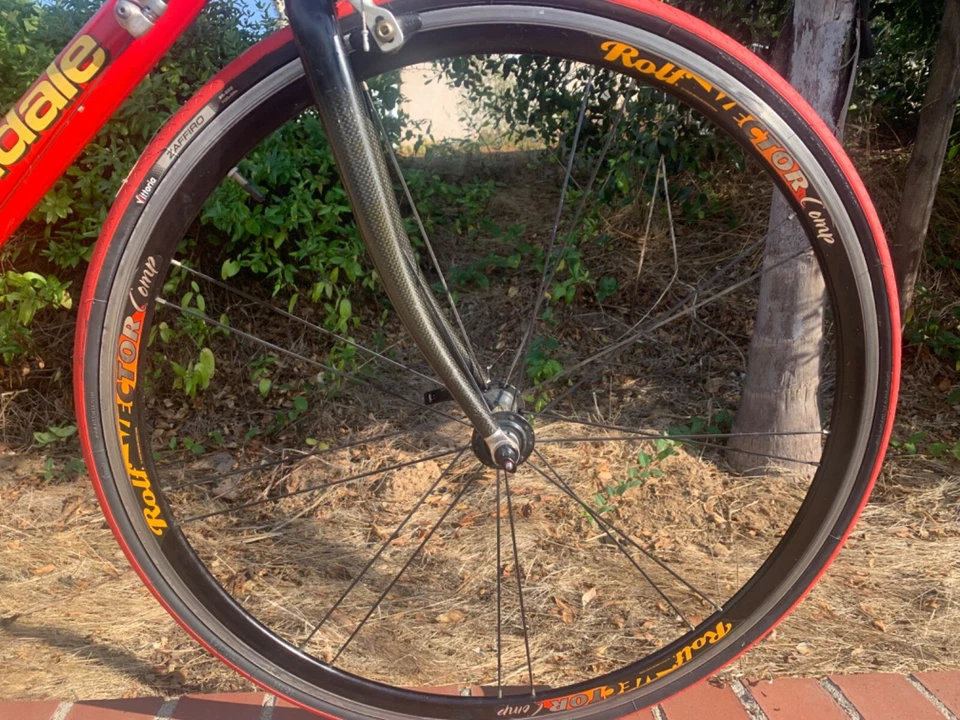 Ruedas Cannondale CAD3/57 cm/Shimano 105 STI 8 velocidades/Rolf Vector Comp, horquilla de carbono Foto 3 de 4