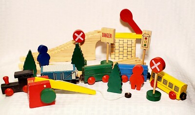 Vintage 75 pc Wood Train Set Signs Bridge workers trees   Works With Thomas