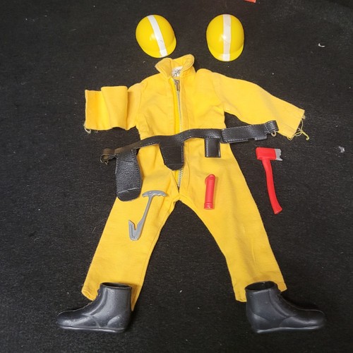VINTAGE GI JOE ADVENTURE TEAM ACTION PACK FIRE FIGHTER 7351 & SMOKE JUMPER SETS - Picture 2 of 12