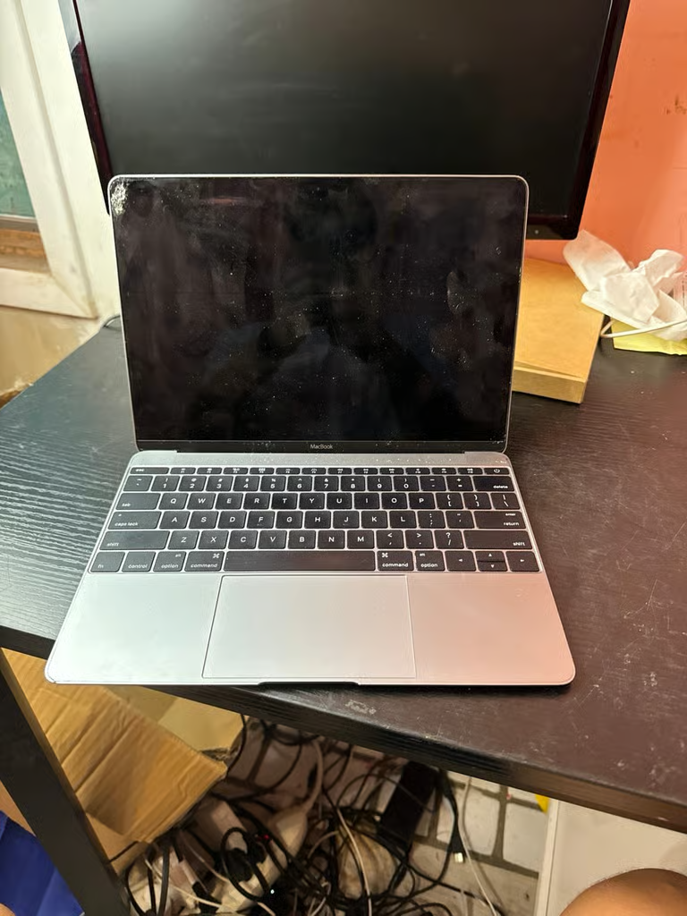 【ジャンク品】Apple MacBook A1534 EMC2746 シルバー Apple MacBook A1534 EMC 2746 | Intel Core M | 8GB RAM
