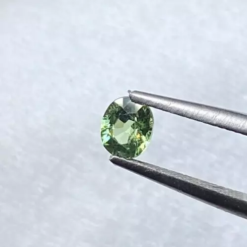 TSAVORITE GARNET, 0.69 CTS, OVAL 5.5 X 4.8 X 3.4 MM, LITTLE BEAUTY - Picture 4 of 5