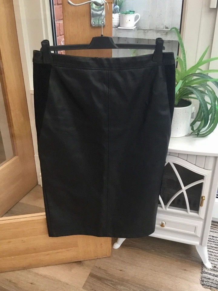 Black Faux Leather & Suede Straight Pencil Pleather Midi Skirt F&F Size 12 - Image 4 of 4