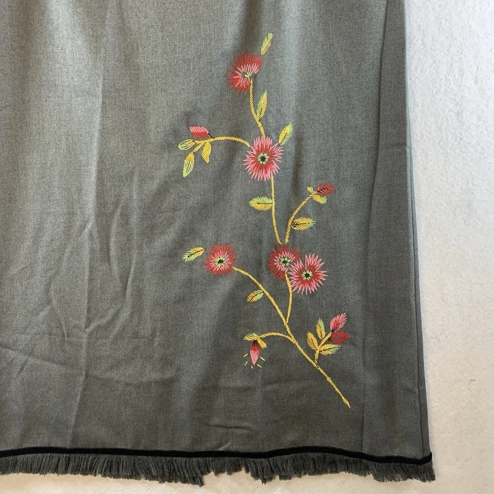 VTG Floral Embroidered Midi Skirt Sz 16 Gray Cottagecore Folk Fringe Hem Career - Image 2 of 4