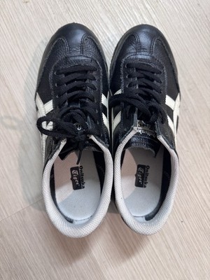ASICS Onitsuka Tiger Machu Racer Black White, Size US 4 