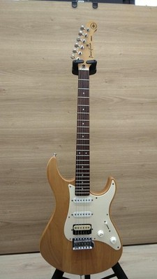 YAMAHA PACIFICA112 electric guitar