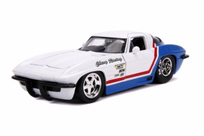 1963 CHEVY CORVETTE STINGRAY JADA 31666 1/24 scale DIECAST CAR