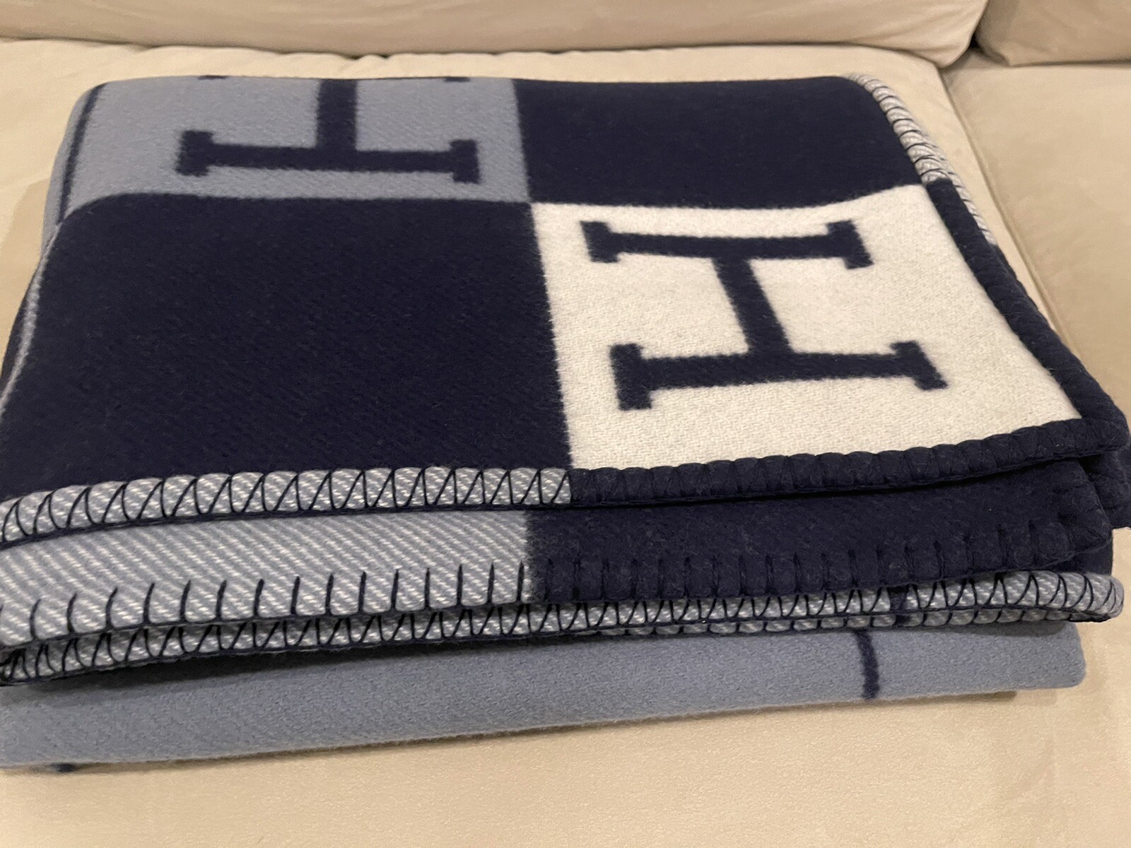 hermes blanket blue