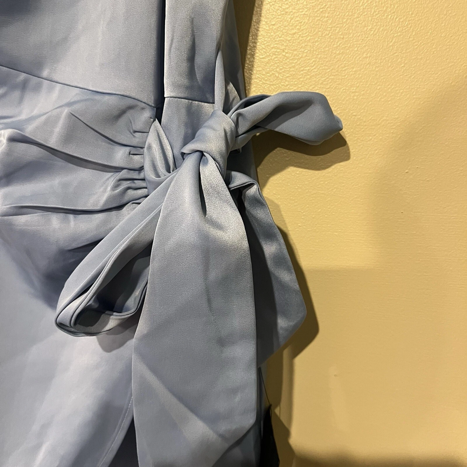 VALENTINO Mini abito monospalla in raso blu chiaro Lulus Meant To Be Together taglia M