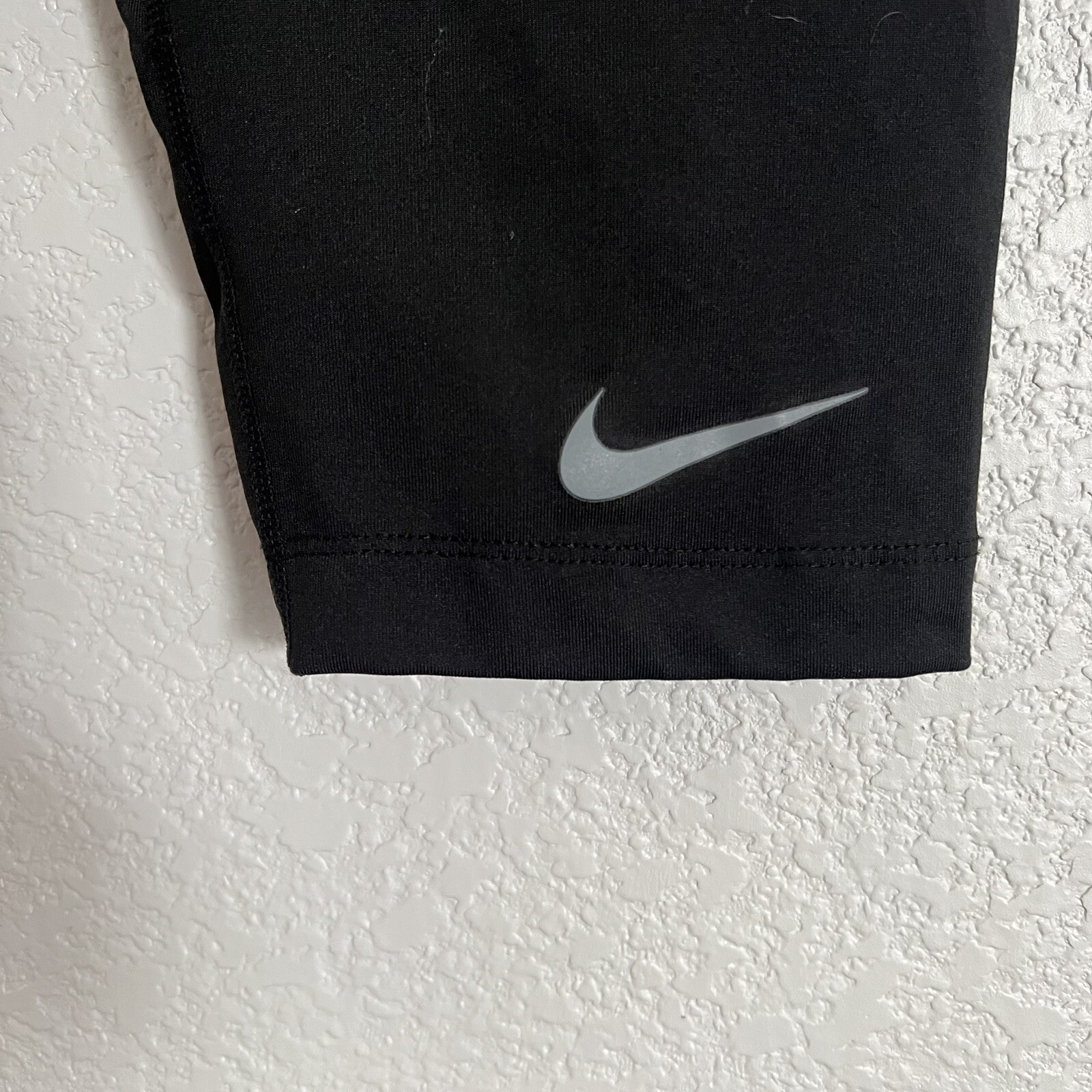 Nike Pro Combat Training Capri Compression Leggin… - image 2