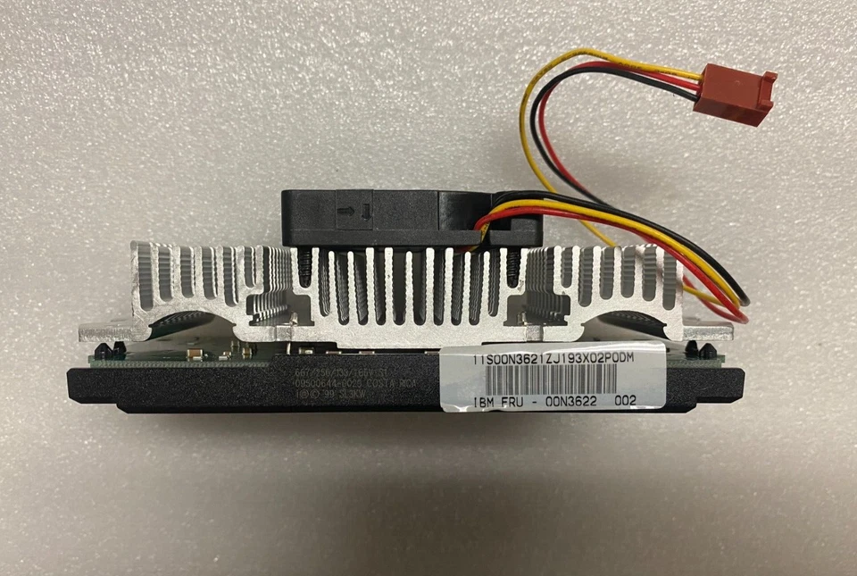 Intel Pentium III 667Mhz 256/133 Slot1 80526PZ667256 SL3KW w/HeatSink & 3pin Fan - Image 2 of 3
