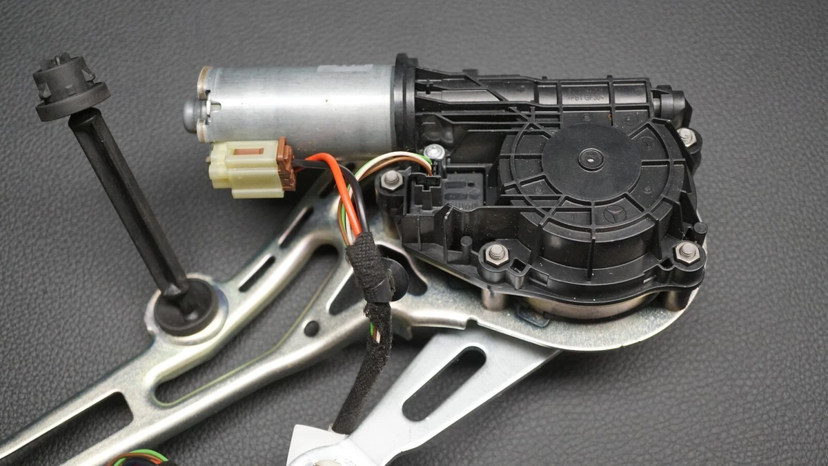 GENUINE MERCEDES BENZ S-CLASS W222 TRUNK LID DRIVE MOTOR ASSEMBLY 
