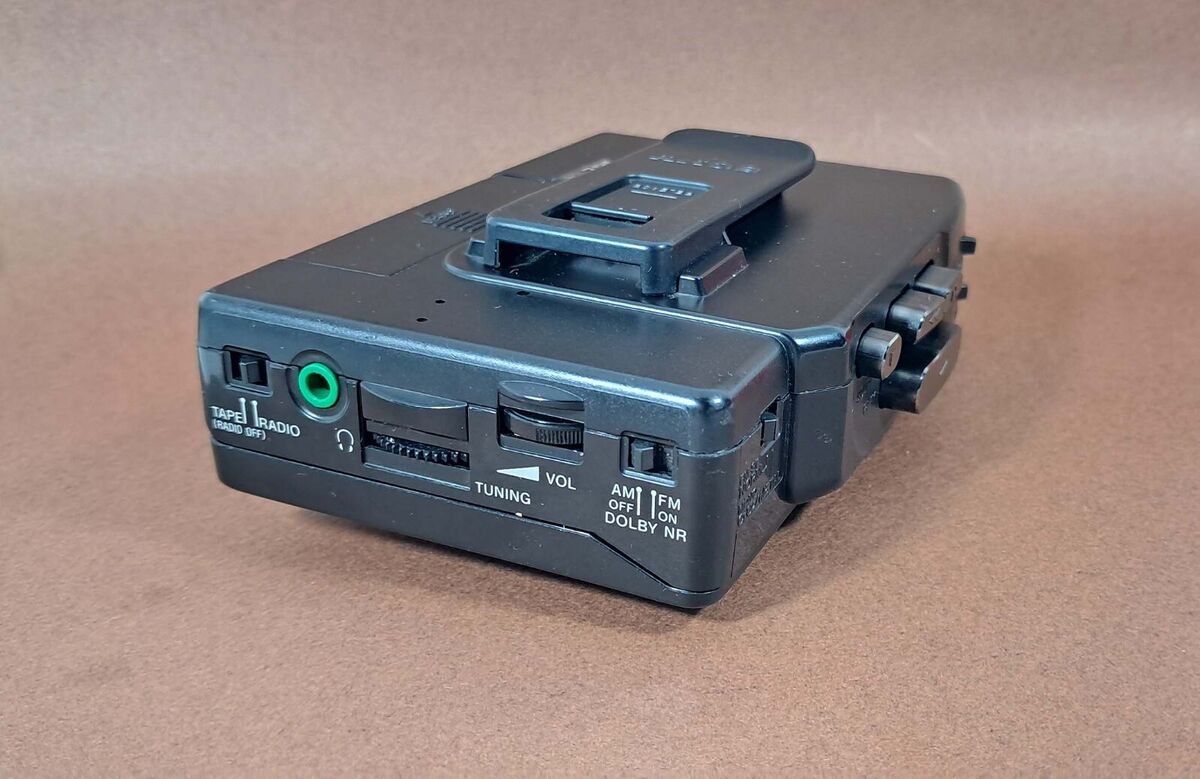 SONY WM-FX36 Vintage Walkman Cassette Player & Radio Japan SONY WM-FX36 Vintage Walkman Cassette Player & Radio Japan