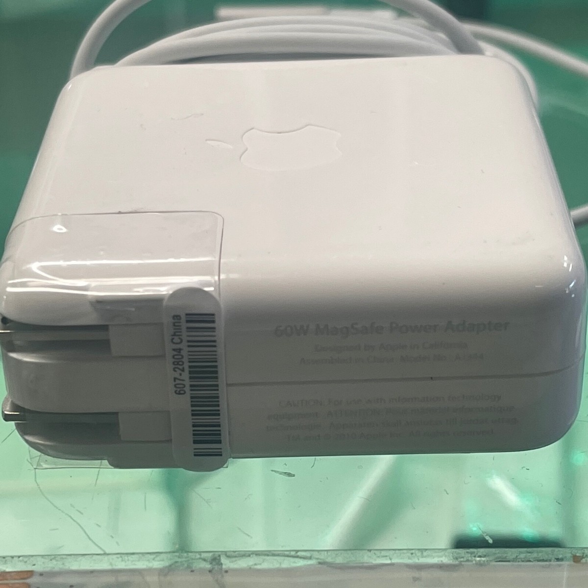 スマホアクセサリー 60W MagSafe Power Adapter Amazon.com: Apple 60W MagSafe Power Adapter for MacBook and