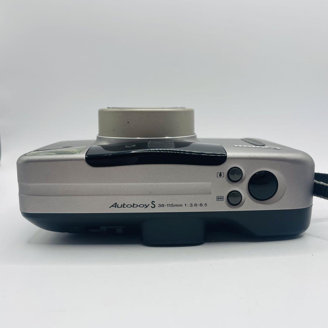 Canon Autoboy S 35mm Point & Shoot Film Camera with Case Canon Autoboy S 35mm Point & Shoot Film Camera with Case