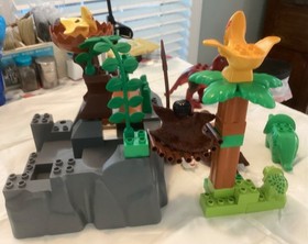 Lego Duplo Dino Valley 5598 Caveman Dinosaurs Set~Includes HTF Dino Caveman Fur
