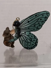 Charming Tails "Hangin' On to a Good Friend" Ornament F&F #88/116