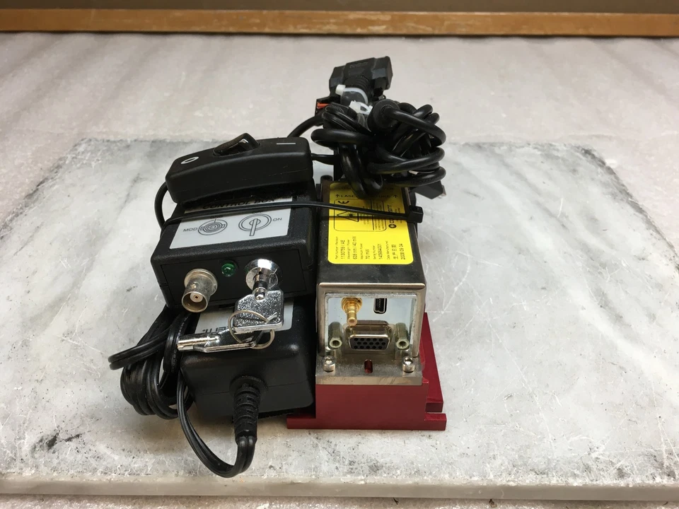 Coherent Cube 1130759 639nm 40-70 mW mfg 2008 带电源和控制盒 — 第 4/4 张图片