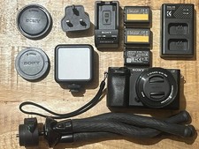 Sony A6400 24.2MP Camera Bundle 16-50mm Lens LED Light Tripod 3 Batteries